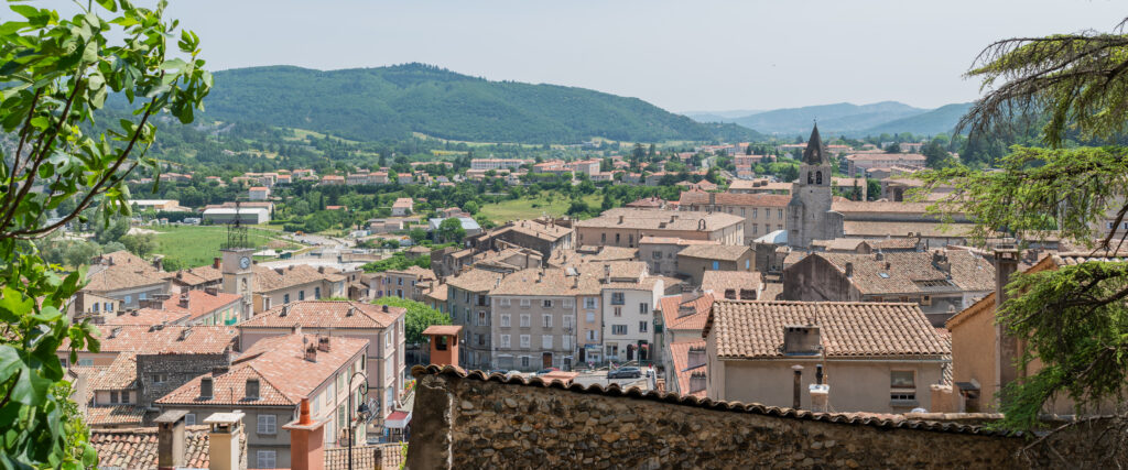 Nuits de la Citadelle de Sisteron 2026 — théâtre de plein air entre rocher et lavande